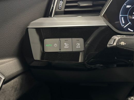 Audi e-tron 50 quattro edition 71 kWh | Achteruitrijcamera | Apple CarPlay / Android Auto incl. extra USB-poo... ActivLease financial lease