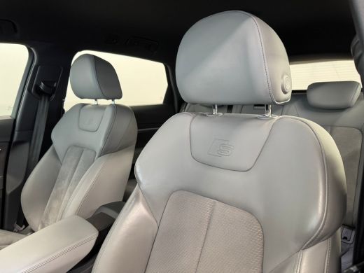 Audi e-tron 50 quattro edition 71 kWh | Achteruitrijcamera | Apple CarPlay / Android Auto incl. extra USB-poo... ActivLease financial lease