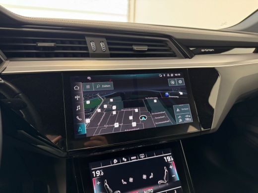 Audi e-tron 50 quattro edition 71 kWh | Achteruitrijcamera | Apple CarPlay / Android Auto incl. extra USB-poo... ActivLease financial lease