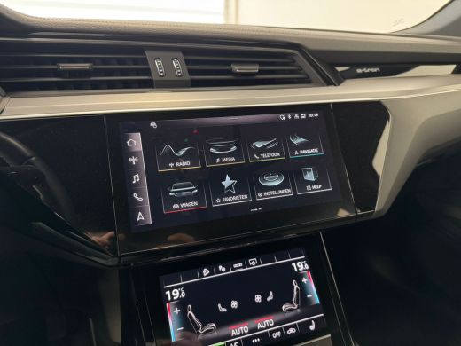 Audi e-tron 50 quattro edition 71 kWh | Achteruitrijcamera | Apple CarPlay / Android Auto incl. extra USB-poo... ActivLease financial lease