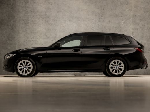 BMW 3 Serie Touring 320e High Executive 204Pk Automaat (APPLE CARPLAY, GROOT NAVI, COGNAC LEDER, TREKHAAK ELE... ActivLease financial lease