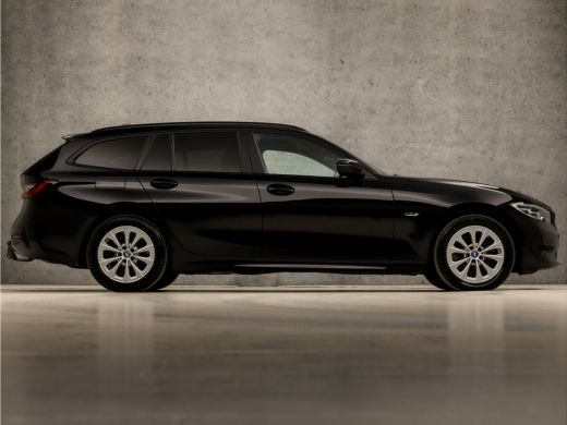 BMW 3 Serie Touring 320e High Executive 204Pk Automaat (APPLE CARPLAY, GROOT NAVI, COGNAC LEDER, TREKHAAK ELE... ActivLease financial lease