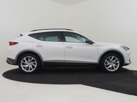 CUPRA Formentor 1.4 e-Hybrid Business 204pk Navigatie | App connect | Keyless |  Led koplampen | Parkeersensoren ... ActivLease financial lease
