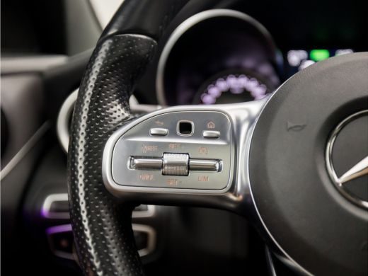 Mercedes-Benz C-Klasse Estate 300 e AMG Pack 320Pk Automaat (PANORAMADAK, APPLE CARPLAY, SFEERVERLICHTING, CAMERA, LEDER... ActivLease financial lease