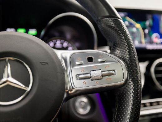 Mercedes-Benz C-Klasse Estate 300 e AMG Pack 320Pk Automaat (PANORAMADAK, APPLE CARPLAY, SFEERVERLICHTING, CAMERA, LEDER... ActivLease financial lease