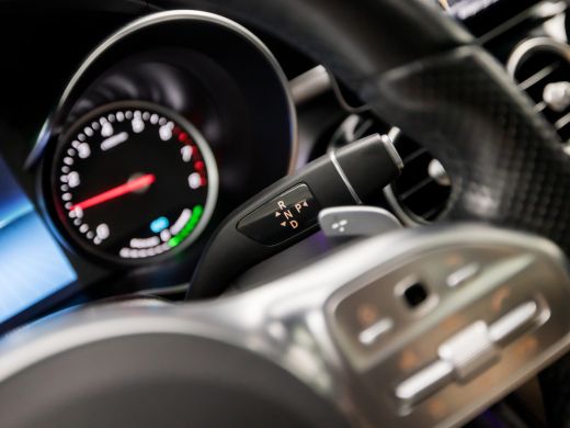 Mercedes-Benz C-Klasse Estate 300 e AMG Pack 320Pk Automaat (PANORAMADAK, APPLE CARPLAY, SFEERVERLICHTING, CAMERA, LEDER... ActivLease financial lease