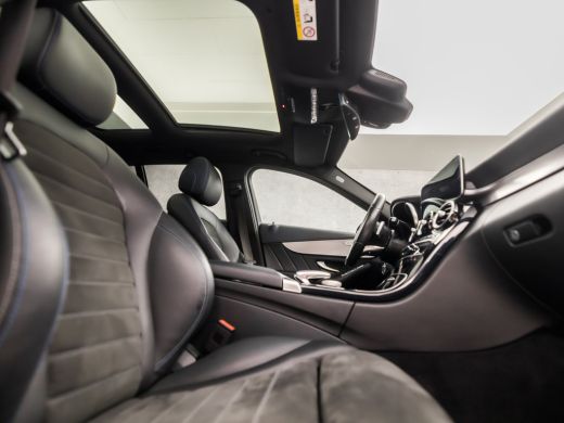Mercedes-Benz C-Klasse Estate 300 e AMG Pack 320Pk Automaat (PANORAMADAK, APPLE CARPLAY, SFEERVERLICHTING, CAMERA, LEDER... ActivLease financial lease
