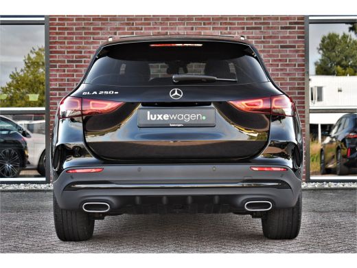 Mercedes-Benz GLA 250 e AMG Pano Night Camera ActivLease financial lease
