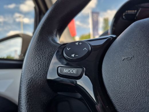 Peugeot 108 1.0 e-VTi Active | Airco | Bluetooth telefoonvoorbereiding | DAB ontvanger ActivLease financial lease