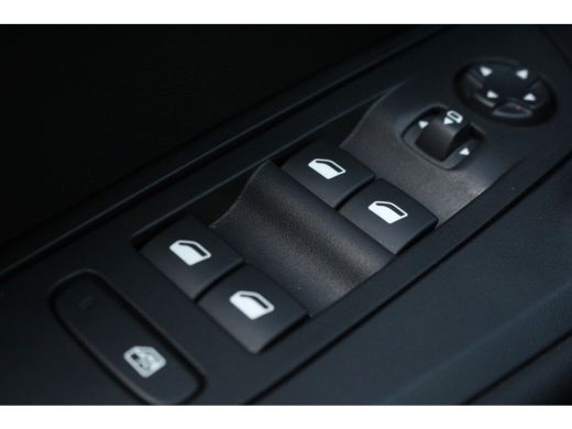 Peugeot 2008 1.2 100 Allure | Camera | Parkeersensoren Rondom | Carplay | Virtueel Dashboard | Cruise | Climat... ActivLease financial lease