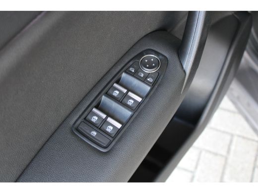 Renault Captur 1.3 TCe 140 Intens | Navi | Camera | LED koplampen | Climate control ActivLease financial lease