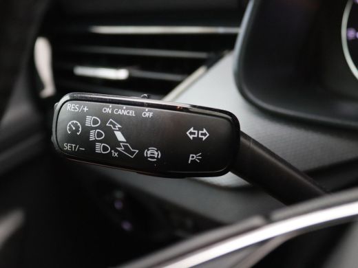Skoda Kamiq 1.0 TSI Ambition Getint Glas, Parkeerhulp achter, Cruise Control, Airco, Radio Bolero, 16" LMV Ca... ActivLease financial lease