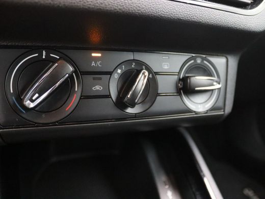 Skoda Kamiq 1.0 TSI Ambition Getint Glas, Parkeerhulp achter, Cruise Control, Airco, Radio Bolero, 16" LMV Ca... ActivLease financial lease