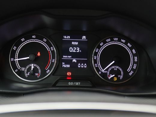 Skoda Kamiq 1.0 TSI Ambition Getint Glas, Parkeerhulp achter, Cruise Control, Airco, Radio Bolero, 16" LMV Ca... ActivLease financial lease