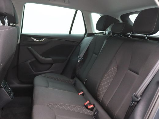 Skoda Kamiq 1.0 TSI Ambition Getint Glas, Parkeerhulp achter, Cruise Control, Airco, Radio Bolero, 16" LMV Ca... ActivLease financial lease