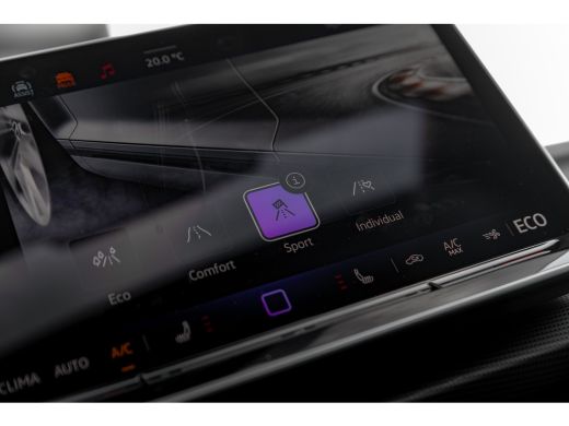 Volkswagen Golf 1.5 eHybrid 204pk Style Edition | Panoramadak | Achteruitrijcamera | Dodehoeksensor | Apple Carpl... ActivLease financial lease