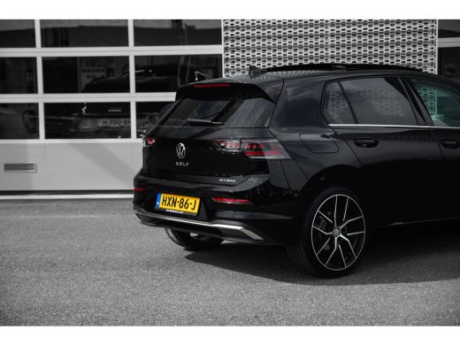 Volkswagen Golf 1.5 eHybrid 204pk Style Edition | Panoramadak | Achteruitrijcamera | Dodehoeksensor | Apple Carpl... ActivLease financial lease