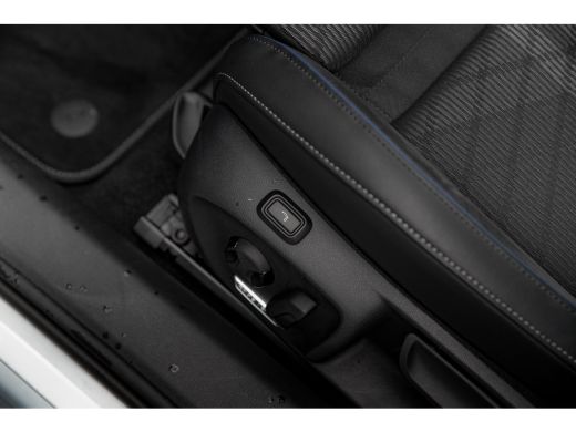 Volkswagen Passat Variant R-Line Edition | 'App-Connect' draadloze smartphone integratie | Afstandscontrolesysteem ... ActivLease financial lease