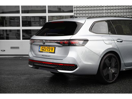 Volkswagen Passat Variant R-Line Edition | 'App-Connect' draadloze smartphone integratie | Afstandscontrolesysteem ... ActivLease financial lease