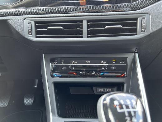 Volkswagen Polo Life Edition 1.0 70 kW / 95 pk TSI Hatchback 5 versn. Hand | Snel leverbaar! | Achteruitrijcamera... ActivLease financial lease