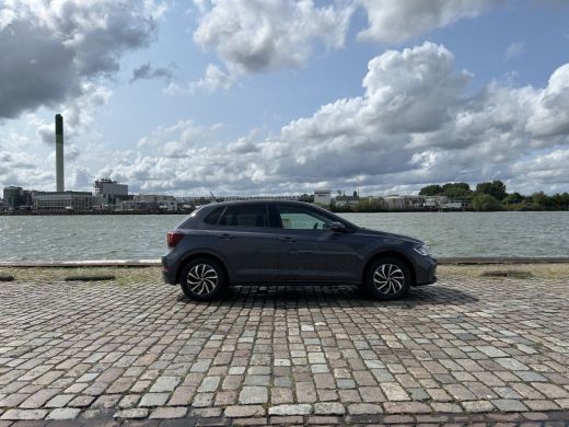 Volkswagen Polo Life Edition 1.0 70 kW / 95 pk TSI Hatchback 5 versn. Hand | Snel leverbaar! | Achteruitrijcamera... ActivLease financial lease