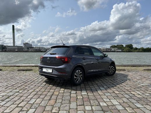 Volkswagen Polo Life Edition 1.0 70 kW / 95 pk TSI Hatchback 5 versn. Hand | Snel leverbaar! | Achteruitrijcamera... ActivLease financial lease