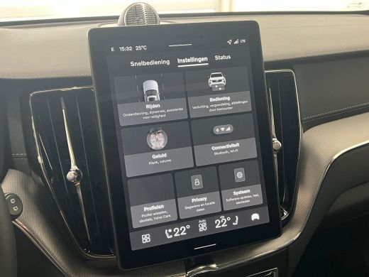 Volvo  XC60 T6 Plug-in hybrid AWD Ultra Black Edition | 22 inch velgen | Achterbank verwarmd | Apple Carplay/... ActivLease financial lease