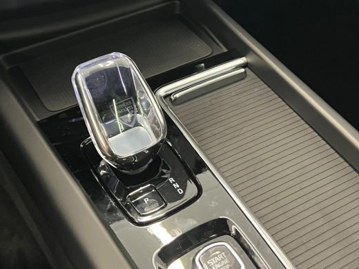 Volvo  XC60 T6 Plug-in hybrid AWD Ultra Black Edition | 22 inch velgen | Achterbank verwarmd | Apple Carplay/... ActivLease financial lease
