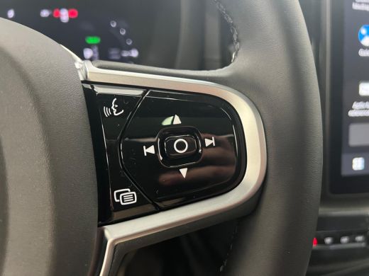 Volvo  XC60 T6 Plug-in hybrid AWD Ultra Black Edition | 22 inch velgen | Achterbank verwarmd | Apple Carplay/... ActivLease financial lease