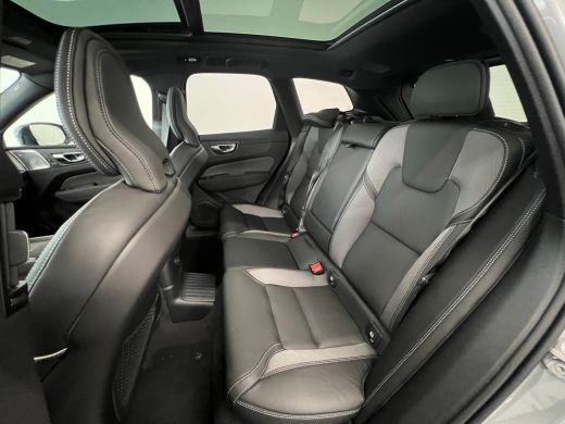 Volvo  XC60 T6 Plug-in hybrid AWD Ultra Black Edition | 22 inch velgen | Achterbank verwarmd | Apple Carplay/... ActivLease financial lease