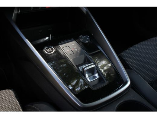 Audi A3 Limousine 30 TFSI S-LINE | NL-AUTO! | 1 EIGENAAR | CAMERA | ADAPTIVE CRUISE | PARK SENS V+A | LAN... ActivLease financial lease