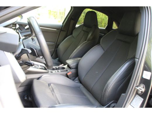 Audi A3 Limousine 30 TFSI S-LINE | NL-AUTO! | 1 EIGENAAR | CAMERA | ADAPTIVE CRUISE | PARK SENS V+A | LAN... ActivLease financial lease