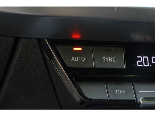 Audi A3 Limousine 30 TFSI S-LINE | NL-AUTO! | 1 EIGENAAR | CAMERA | ADAPTIVE CRUISE | PARK SENS V+A | LAN... ActivLease financial lease