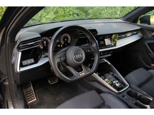Audi A3 Limousine 30 TFSI S-LINE | NL-AUTO! | 1 EIGENAAR | CAMERA | ADAPTIVE CRUISE | PARK SENS V+A | LAN... ActivLease financial lease