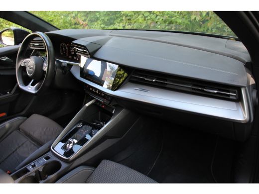 Audi A3 Limousine 30 TFSI S-LINE | NL-AUTO! | 1 EIGENAAR | CAMERA | ADAPTIVE CRUISE | PARK SENS V+A | LAN... ActivLease financial lease