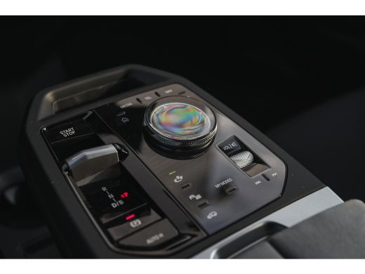 BMW iX xDrive45 M Sport / Panoramadak / Trekhaak / Soft-Close / Stoelventilatie / Parking Assisant Profe... ActivLease financial lease