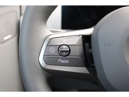 BMW iX xDrive45 M Sport / Panoramadak / Trekhaak / Soft-Close / Stoelventilatie / Parking Assistant Prof... ActivLease financial lease