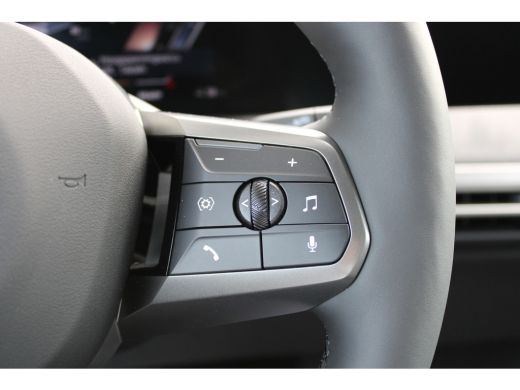 BMW iX xDrive45 M Sport / Panoramadak / Trekhaak / Soft-Close / Stoelventilatie / Parking Assistant Prof... ActivLease financial lease