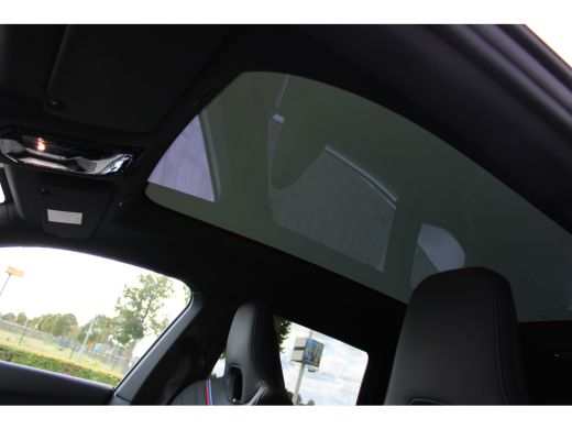 BMW iX xDrive45 M Sport / Panoramadak / Trekhaak / Soft-Close / Stoelventilatie / Parking Assistant Prof... ActivLease financial lease