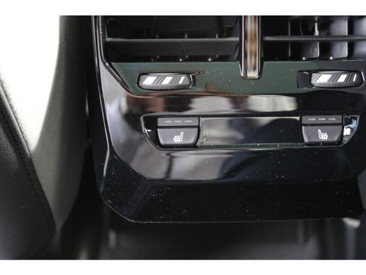 BMW iX xDrive45 M Sport / Panoramadak / Trekhaak / Soft-Close / Stoelventilatie / Parking Assistant Prof... ActivLease financial lease