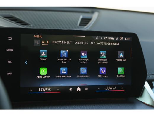 BMW iX1 eDrive20 High Executive M Sport / Panoramadak / Trekhaak / Sportstoelen / M Adaptief onderstel / ... ActivLease financial lease