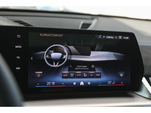 BMW iX2 eDrive20 High Executive M Sport / Panoramadak / Trekhaak / Sportstoelen / M Adaptief onderstel / ... ActivLease financial lease