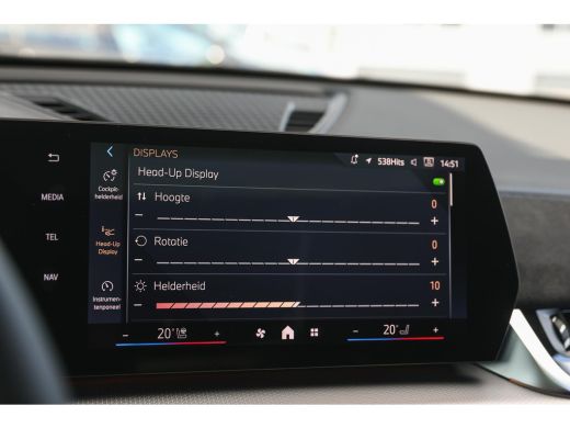 BMW iX2 eDrive20 High Executive M Sport / Panoramadak / Trekhaak / Sportstoelen / M Adaptief onderstel / ... ActivLease financial lease