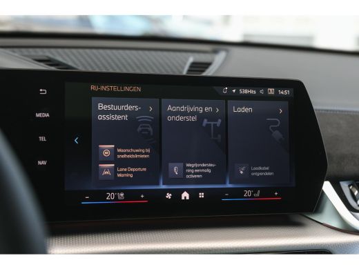 BMW iX2 eDrive20 High Executive M Sport / Panoramadak / Trekhaak / Sportstoelen / M Adaptief onderstel / ... ActivLease financial lease