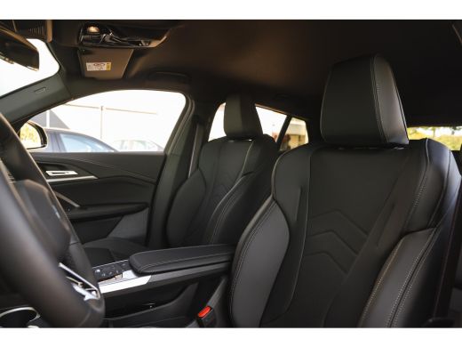 BMW iX2 eDrive20 M Sport / Sportstoelen / Achteruitrijcamera / M Adaptief onderstel / Adaptieve LED / Com... ActivLease financial lease