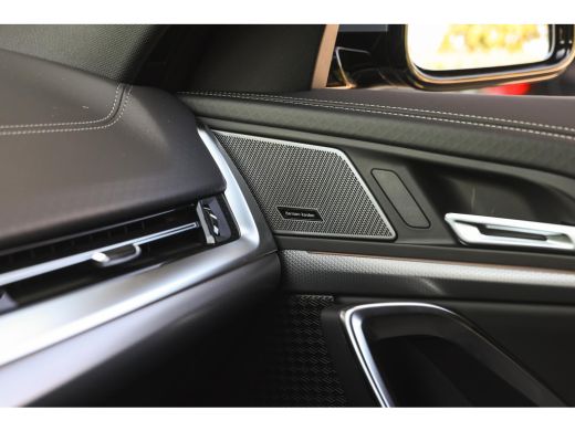BMW iX2 eDrive20 M Sport / Sportstoelen / Achteruitrijcamera / M Adaptief onderstel / Adaptieve LED / Com... ActivLease financial lease