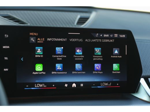 BMW iX2 eDrive20 M Sport / Sportstoelen / Trekhaak / Achteruitrijcamera / M Adaptief onderstel / Adaptiev... ActivLease financial lease