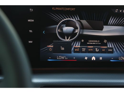 BMW iX2 eDrive20 M Sport / Sportstoelen / Trekhaak / Achteruitrijcamera / M Adaptief onderstel / Adaptiev... ActivLease financial lease