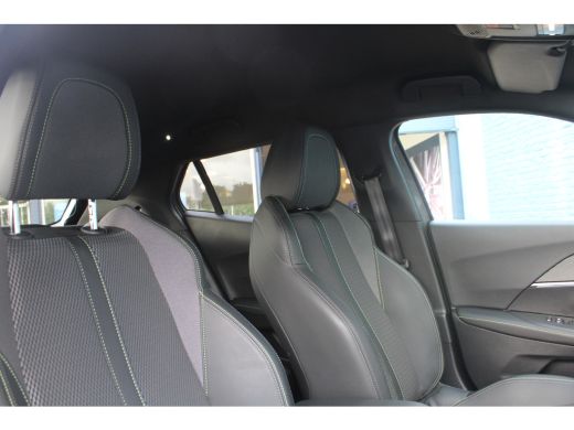 Peugeot 2008 1.2 Hybrid 136 GT | Automaat | Navigatie | Camera | Adaptieve cruise control | Mild Hybrid | BTW | ActivLease financial lease