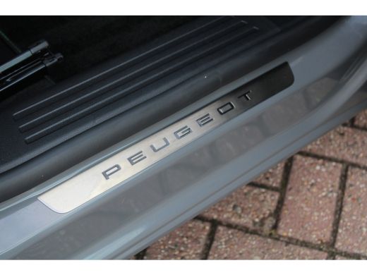 Peugeot 2008 1.2 Hybrid 136 GT | Automaat | Navigatie | Camera | Adaptieve cruise control | Mild Hybrid | BTW | ActivLease financial lease